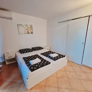 https://david-apartments.in-istria.net